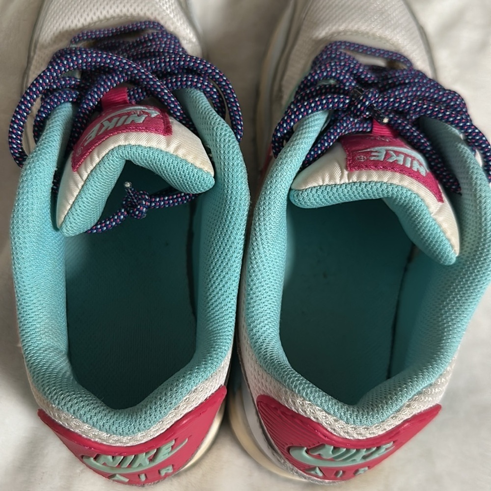 Nike Air Max 90 Mesh GS 'Copa' White/Vivid Pink/Pure Platinum - Picture 6 of 10
